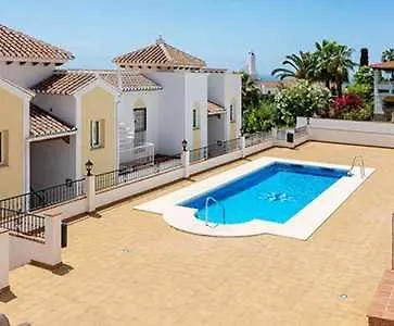 2 Con Vistas A La Piscina 네르하